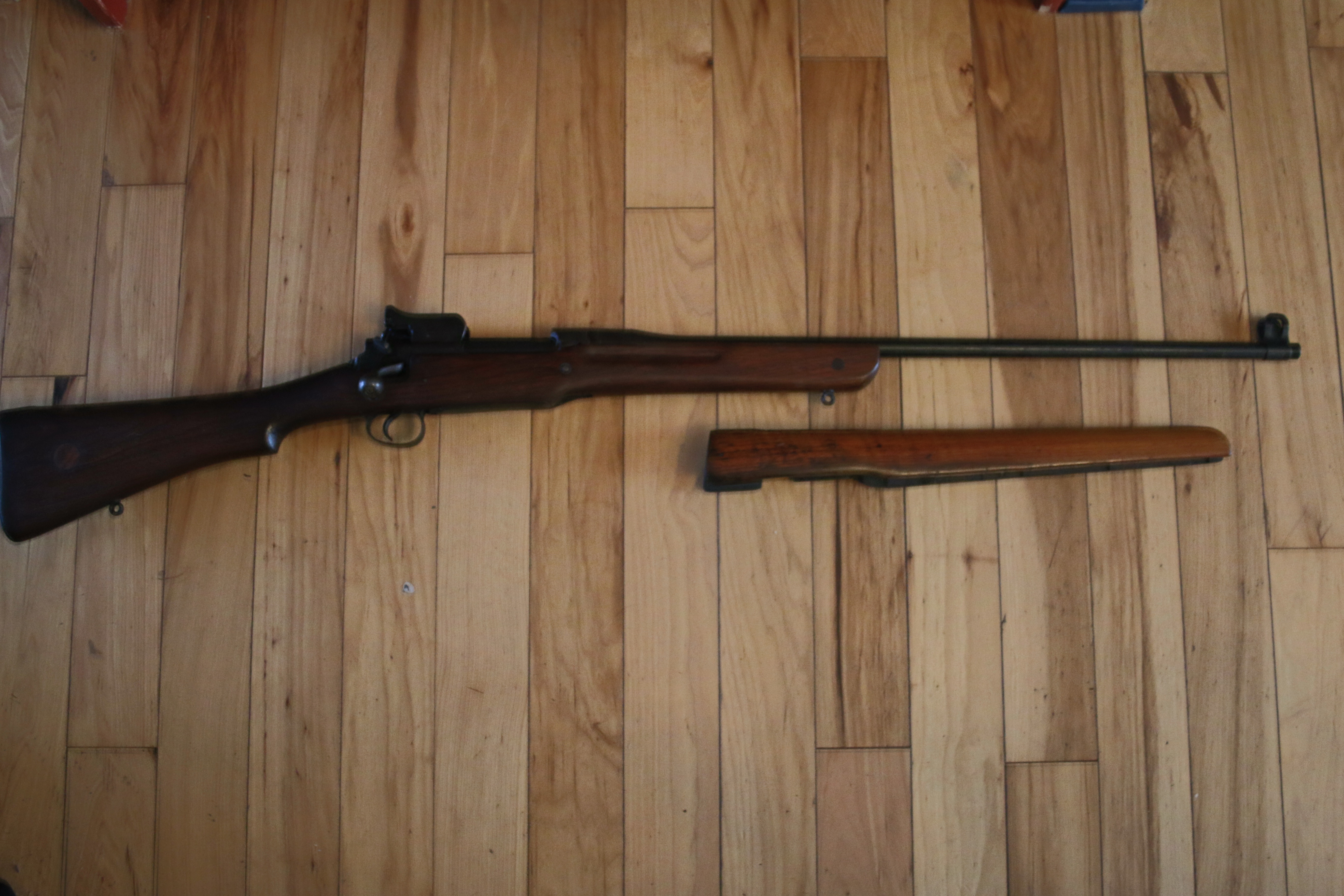 Showing old SMLE sporter stock